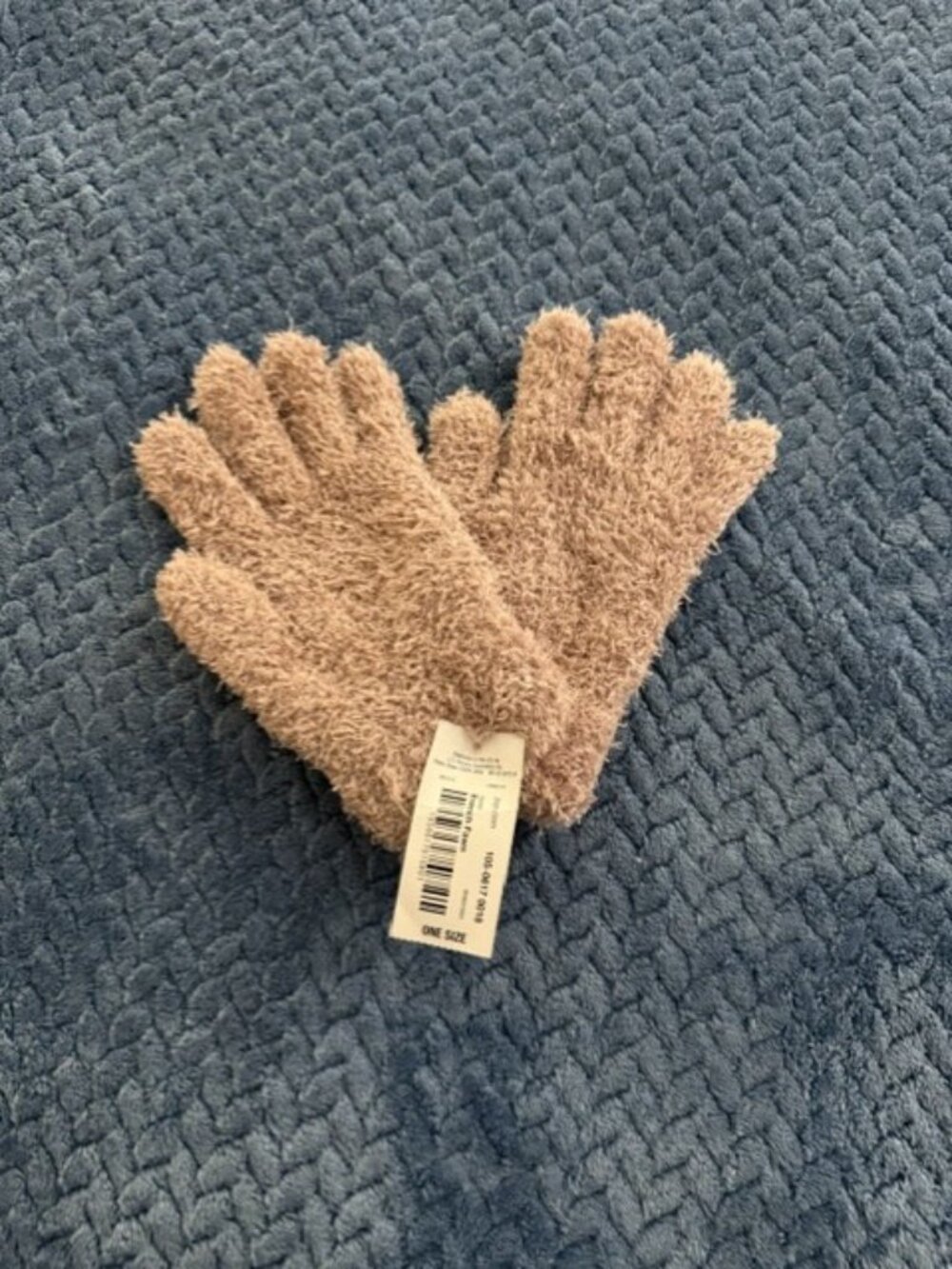 MIXIT NWT Fuzzy Cozy Knit Gloves in "French Fawn"